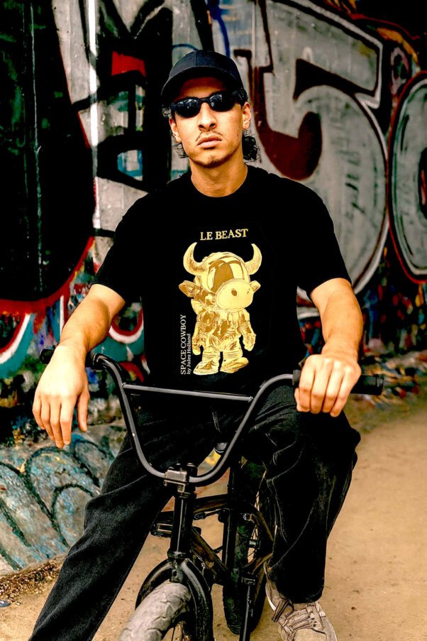LE BEAST X JULES HOLLAND T-Shirt