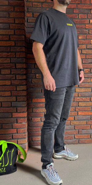 Tijdloos unisex T-shirt van Le Beast Label – duurzaam vegan streetwear, Fair Wear & GOTS-gecertificeerd.