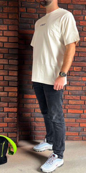 Tijdloos unisex T-shirt van Le Beast Label – duurzaam vegan streetwear, Fair Wear & GOTS-gecertificeerd.